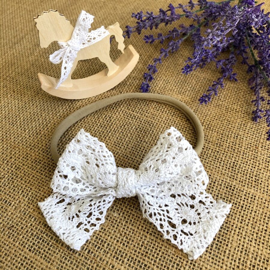 Opaska kokardka biała koronkowa