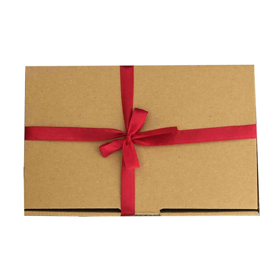 Zapakuj na prezent muchę-tekturowe pudełko