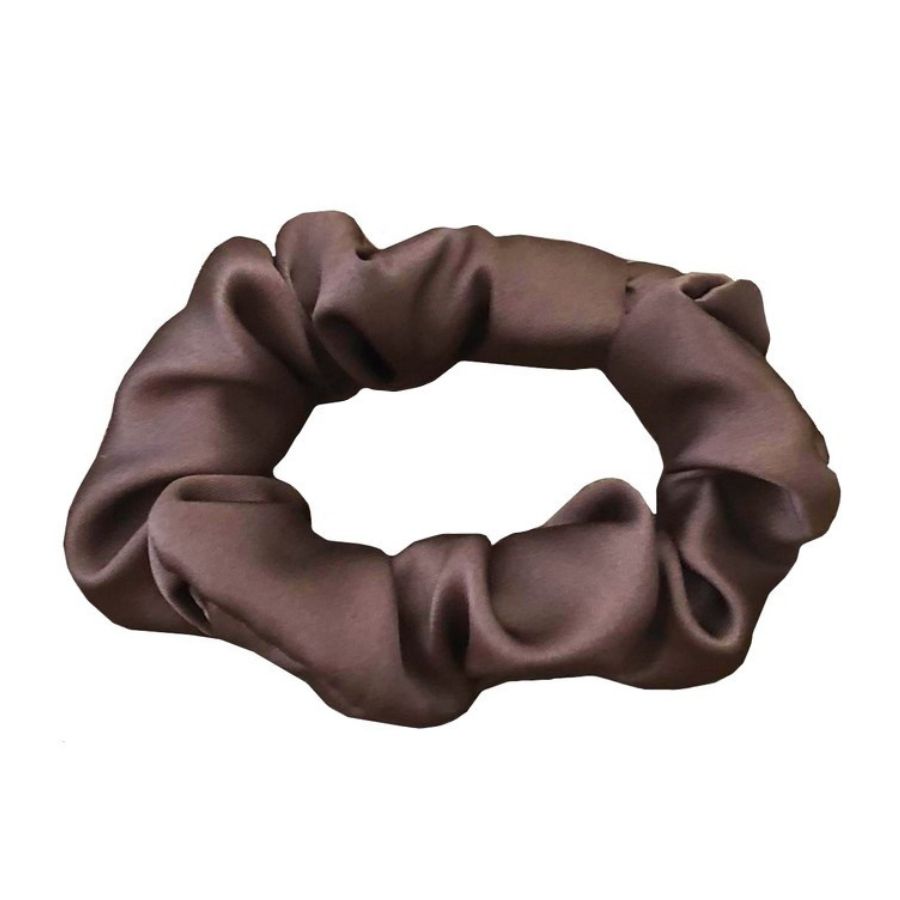 Czekoladowa jedwabna gumka do włosów scrunchie